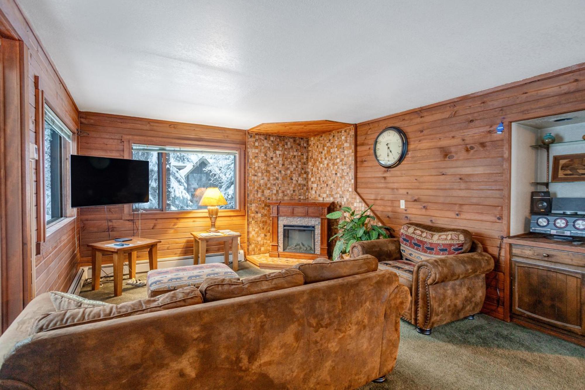 Darwin'S Apartment Girdwood Exterior photo
