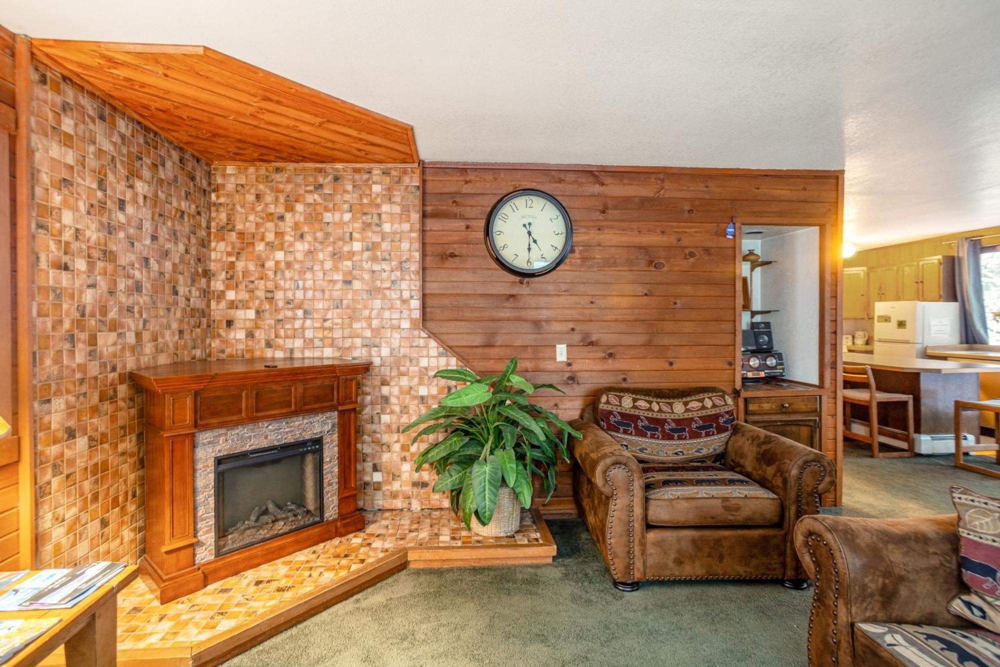 Darwin'S Apartment Girdwood Exterior photo